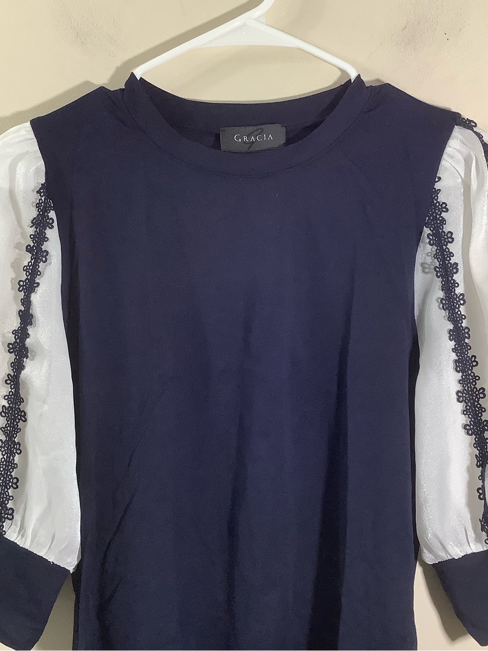 Gracia Navy Knit Top with White Sheer Lace Puff Sleeves - Picture 5 of 9
